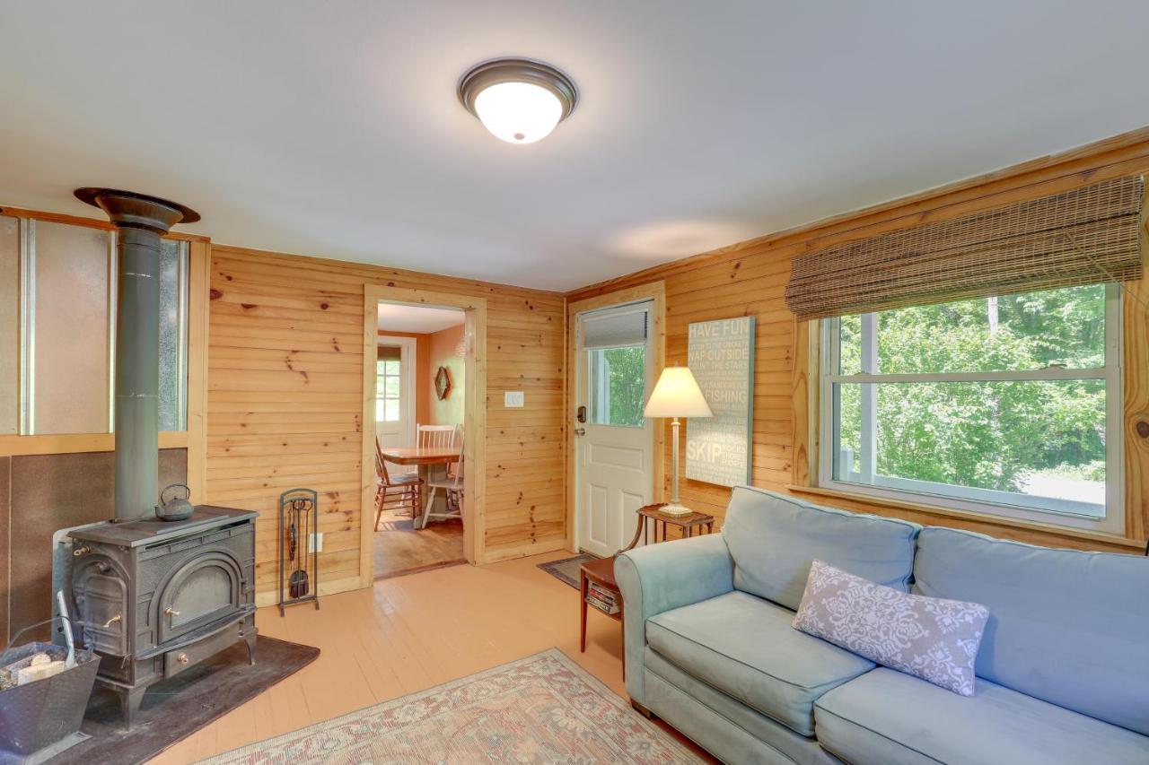 Secluded Marshall Cottage Hot Tub And Mountain View Exterior photo